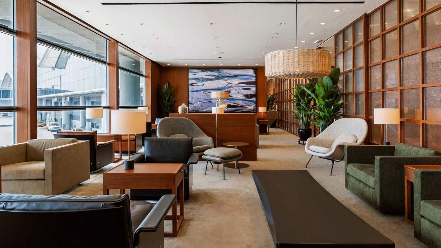 Business Class Experience Done Right, from Meals to Lounges